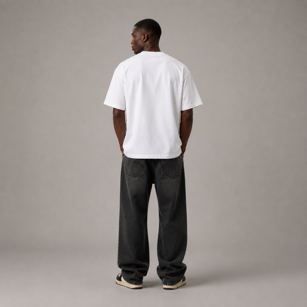 NIVÓ®oversize T-Shirt mit Signatur / WHITE