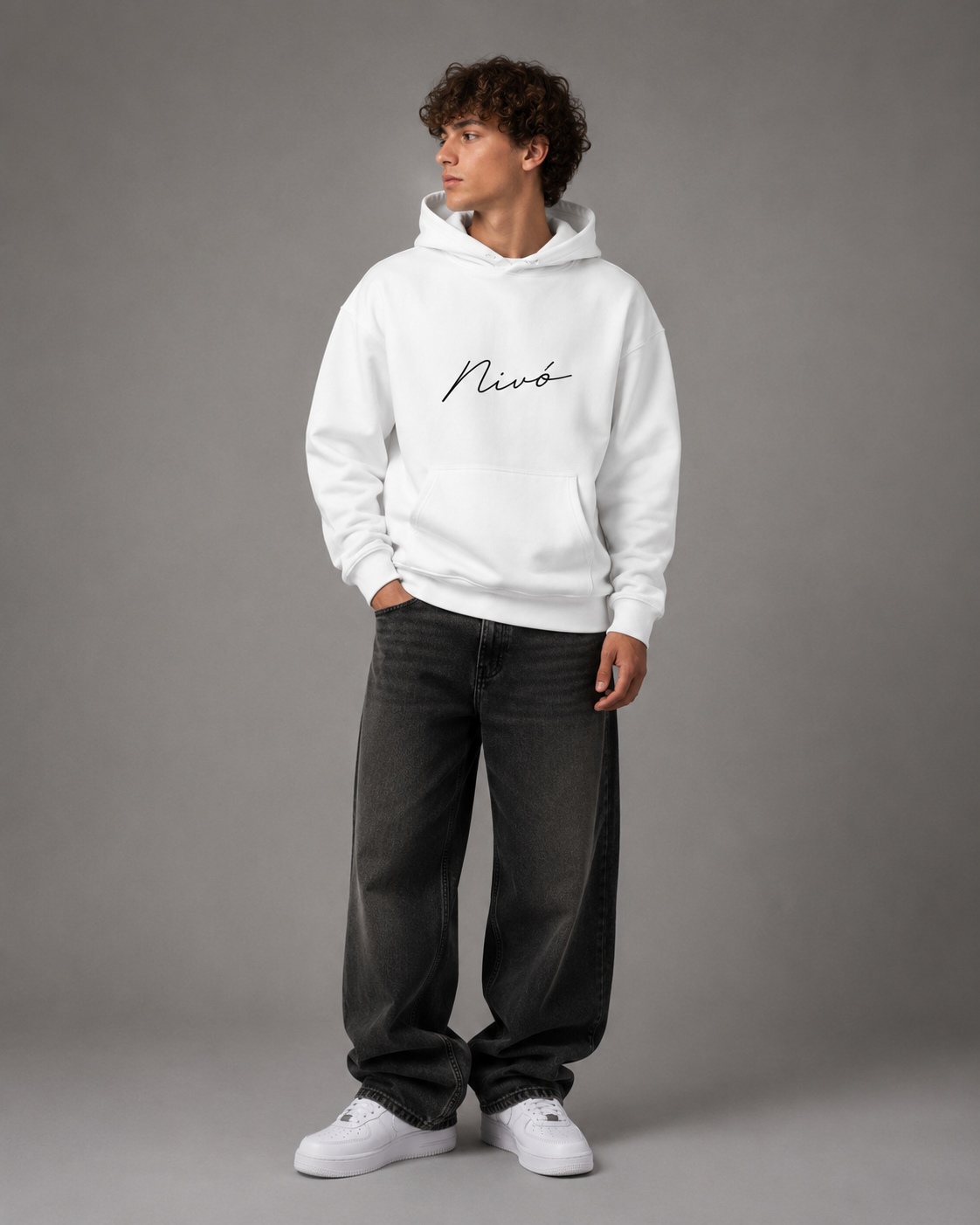 NIVÓ®oversize Hoodie mit Signatur / WHITE