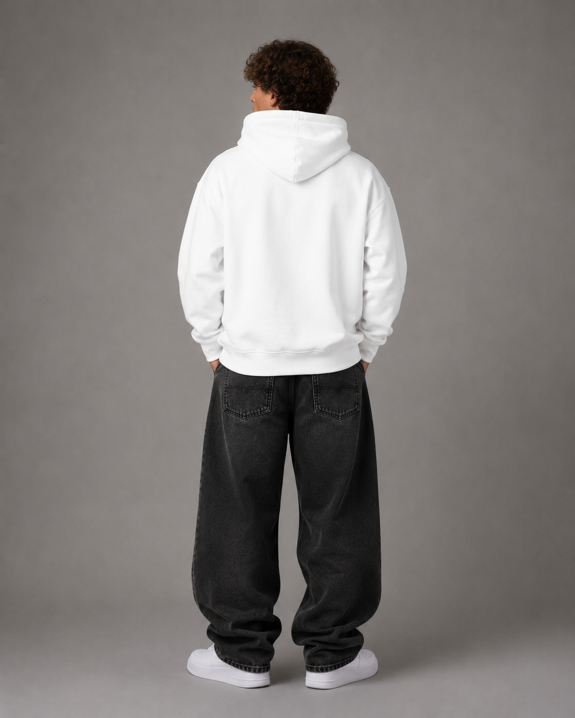 NIVÓ®oversize Hoodie mit Signatur / WHITE